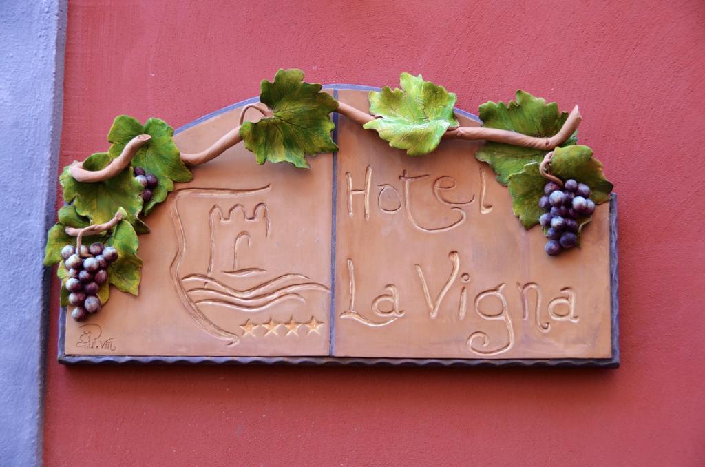 Albergo 'La Vigna' โปรชิดา ภายนอก รูปภาพ
